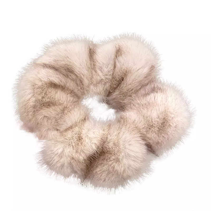 Čelenka do vlasov z umelej norkovej kožušiny, ručne vyrobená, značka Aisi, kórejský štýl (Materiál: umelej norkovej kožušiny; Spracovanie: ručné; Značka: Aisi; Štýl: kórejský; Sezóna: jar 2025)