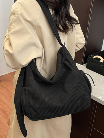 Vlnená taška cez rameno, tote štýl, horizontálny obdĺžnikový tvar, otvorenie na zips, vnútorný zipsový vrecko a vrecko na telefón, jeden remienok, na každodenné použitie