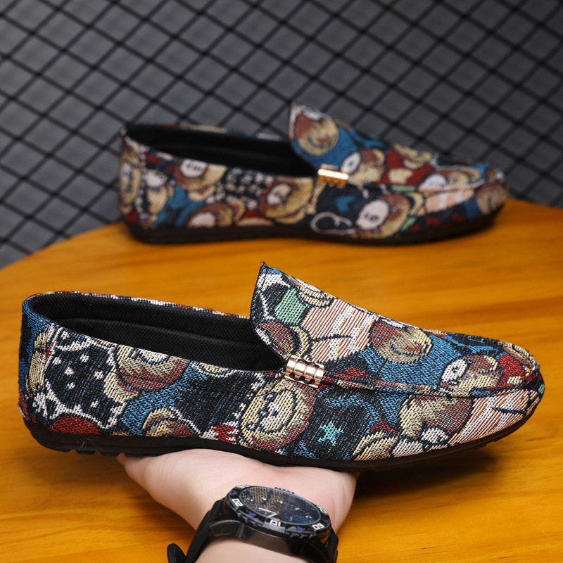 Pánske slip-on pohodlné topánky typu bean, vrchná časť textilná, mäkká podrážka, guľatý špička, priedušné, jar 2025 spustenie