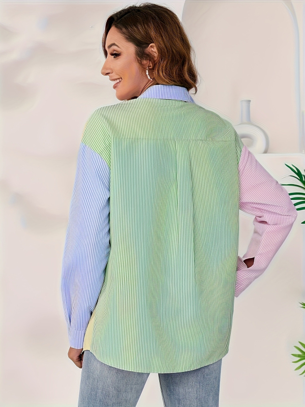 Prúžkovaná košeľa s voľným strihom typu boyfriend, predný krátky lem, zadný dlhý lem, dlhé rukávy, polyester 95%+