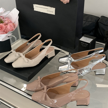 Sandále s jedným remienkom, štvorcový nos, horný materiál: super fiber, gumová podrážka, stredný podpätok 3–6 cm, mestský štýl, leto 2025