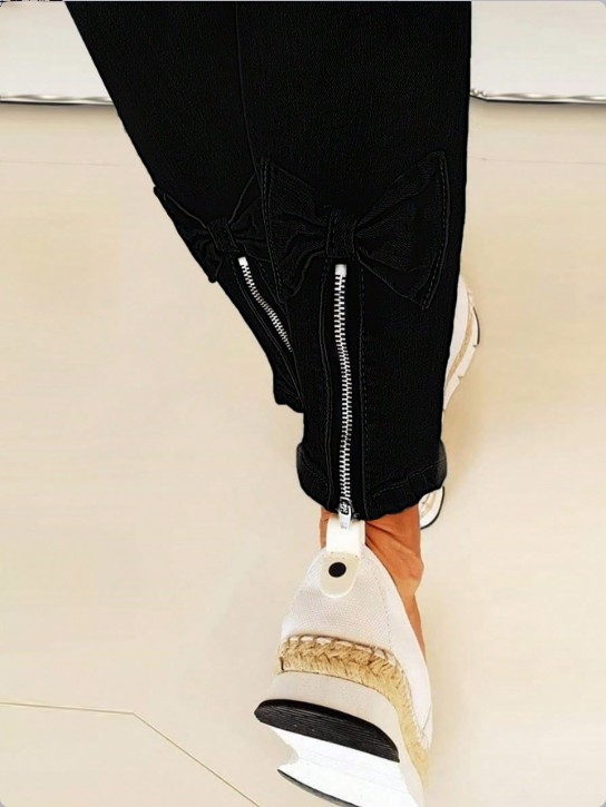 Džíny, úzky strih, zips, stredný pás, 70-80% bavlna