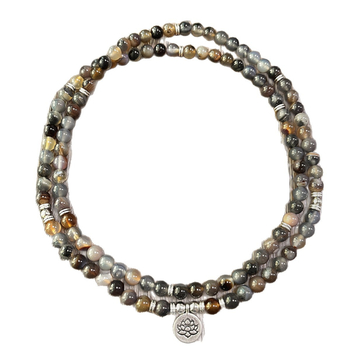 Náhrdelník z 108 korálov z prírodného kameňa, ručne vyrobený s pleteným reťazcom a lotosovým príveskom