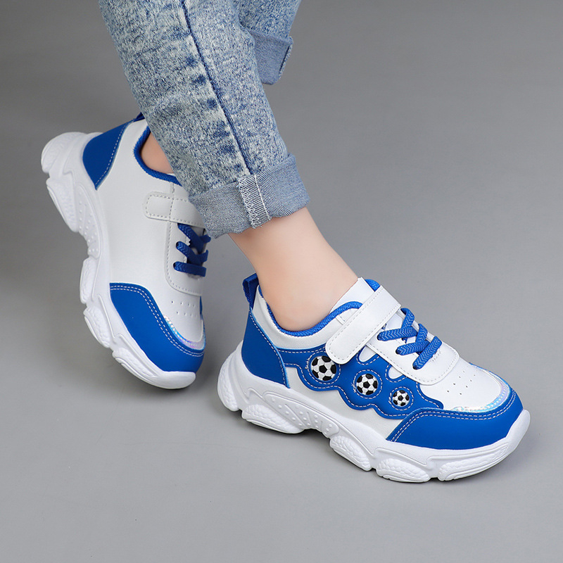 Detské bežecké topánky - ľahké, protišmykové, odolné; vrchný PU, podrážka PVC, zapínanie na suchý zips; pre vek 1–6 rokov