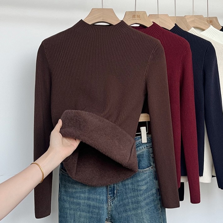 Pleten pulover s polu-visokim ovratnikom, dugim rukavima, standardne dužine; sastav Nylon/Poliamid 50–70% + Viskoza <30%