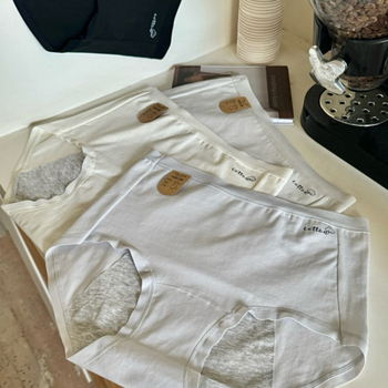 Ženské menštruačné nohavičky s vysokým pásom, rozšírený rozkrok, pletený materiál; vonkajší materiál 95% bavlna, podšívka 100% bavlna; jednofarebný dizajn