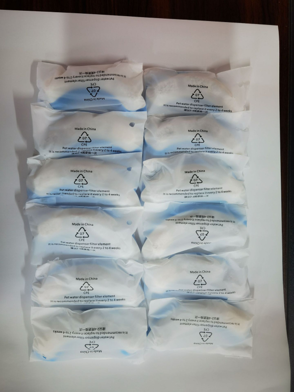 Inteligentný zásobník vody pre domáce zvieratá s USB nabíjaním, automatická cirkulácia a filtrácia, odnímateľný — pre mačky a psy, model MSW102