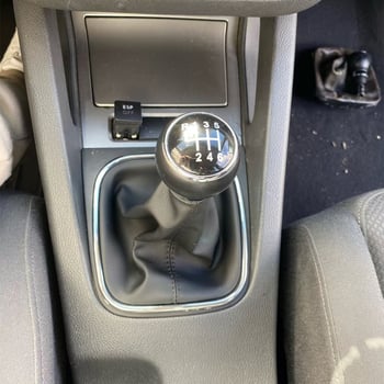 Crna ručica mjenjača za Volkswagen Golf 5/6