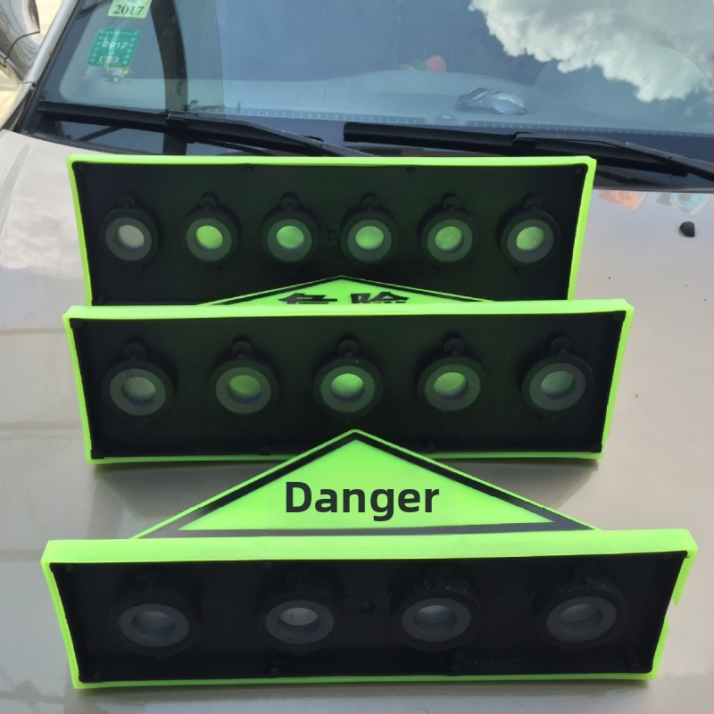 Auto jumta gaisma OLT-B2 — magnētiska trīsstūra markēšanas lampa bīstamām kravām, PP, derīga visiem modeļiem