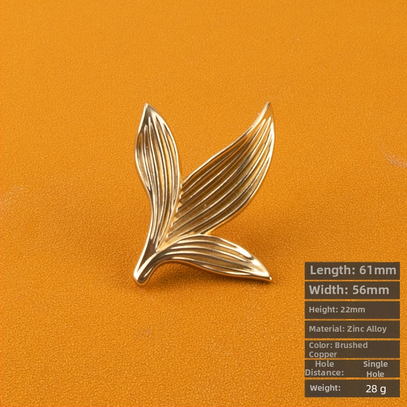 Rukoväť na skriňu v tvare lupene so samostatným otvorom, zliatina zinku, elektroplátovaná Kadillon 6149