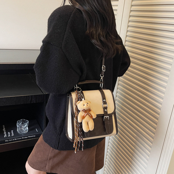 Dámska konvertibilná taška: batoh alebo cez rameno | mestský minimalistický štýl, PU materiál, zapínanie s klapkou, polyesterová podšívka, 2025 zima