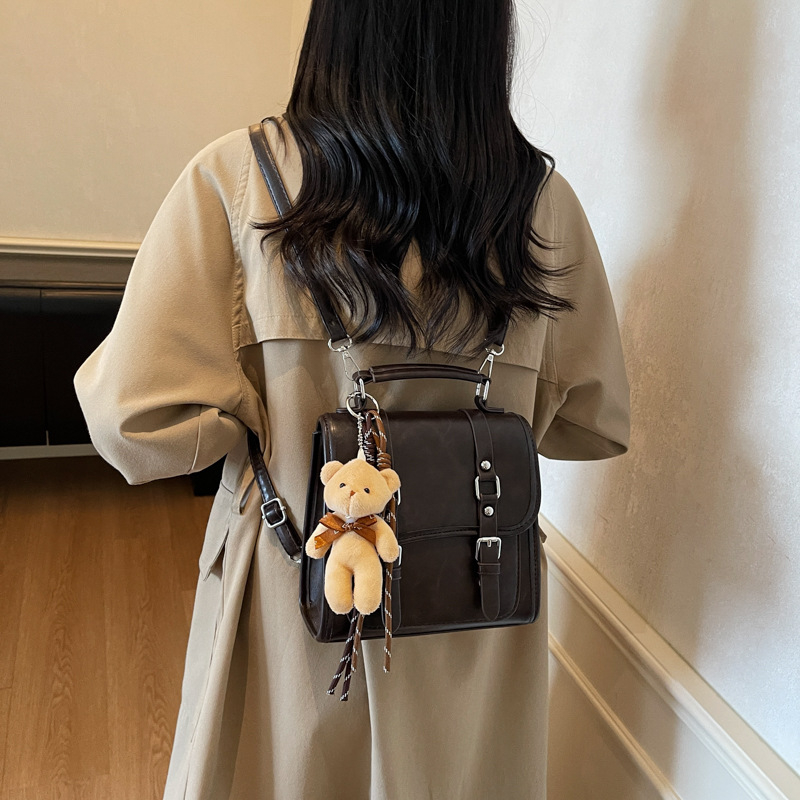 Dámska konvertibilná taška: batoh alebo cez rameno | mestský minimalistický štýl, PU materiál, zapínanie s klapkou, polyesterová podšívka, 2025 zima