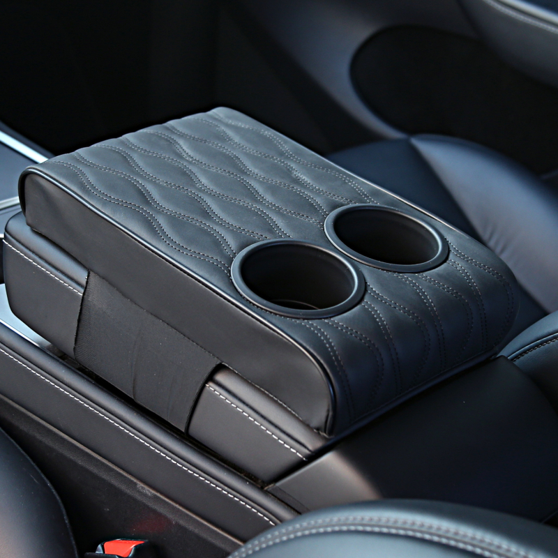 Automobilas roku balsts ar dubultiem krūžu turētājiem, ādas pārklājums, universāla saderība — modelis 3218, svars 480 g, izcelsme Guangzhou