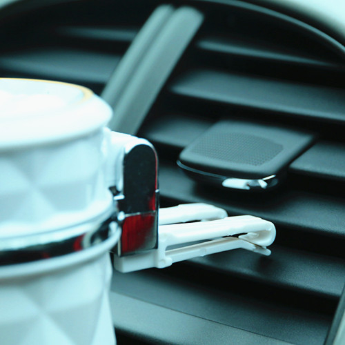 Automobilski pepeljak s poklopcem i LED nosačem za ventilacijski otvor, universal dizajn; plastika, težina 100 g, razina 1, model: automobil pepeljak, lijevanje.