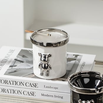 Porcelanski pepelnjak u obliku medvjeda s lijevkom, za dom i auto, Famous Art Ceramics, prilagodljiv s tiskanim logom