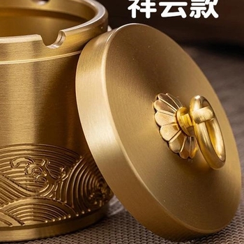 Meďný popolník s viečkom, vyrezávané detaily, model 985, kód produktu F98T69JS7M78T9