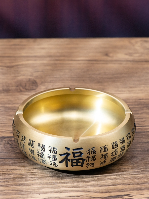 Popolník do auta - kov, značka Xin Copper, model popolník, sochárska úprava, hmotnosť 380 g