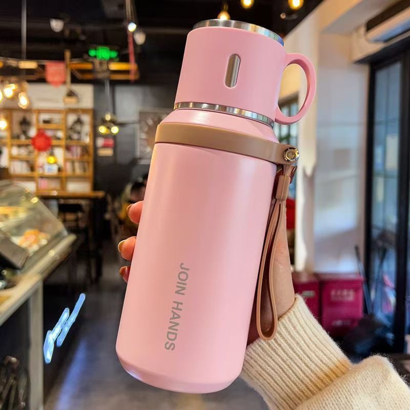 Vakuovo izolovaná šálka z nehrdzavejúcej ocele 316, vnútorná 316, vonkajšie 304, izolácia 6–12 hodín, s držiakom, prispôsobiteľná