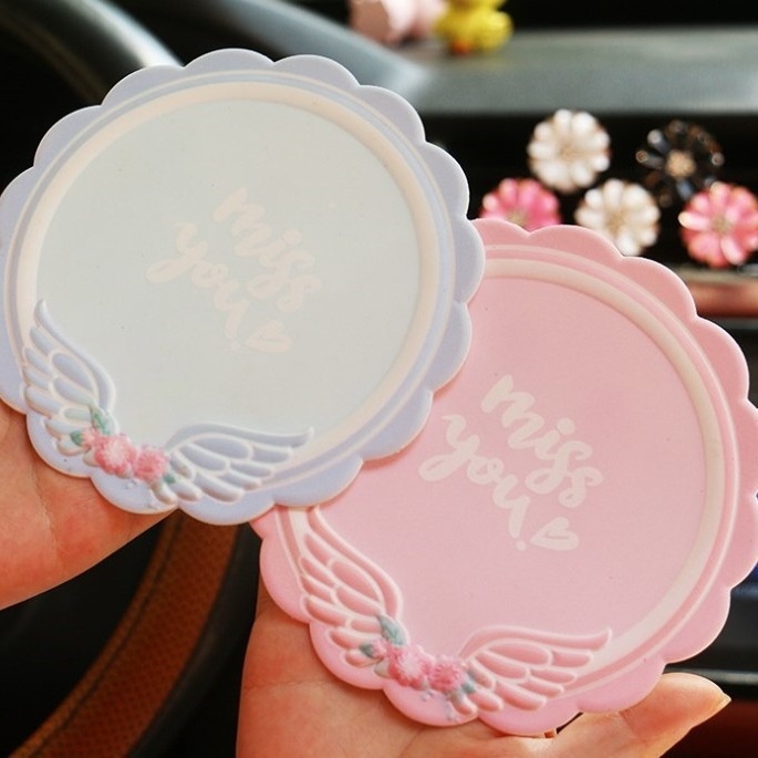 Unutarnja automobilska protuklizna podloga za mobitel, sladak crtani dizajn, PVC materijal, otporan na visoke temperature, tih