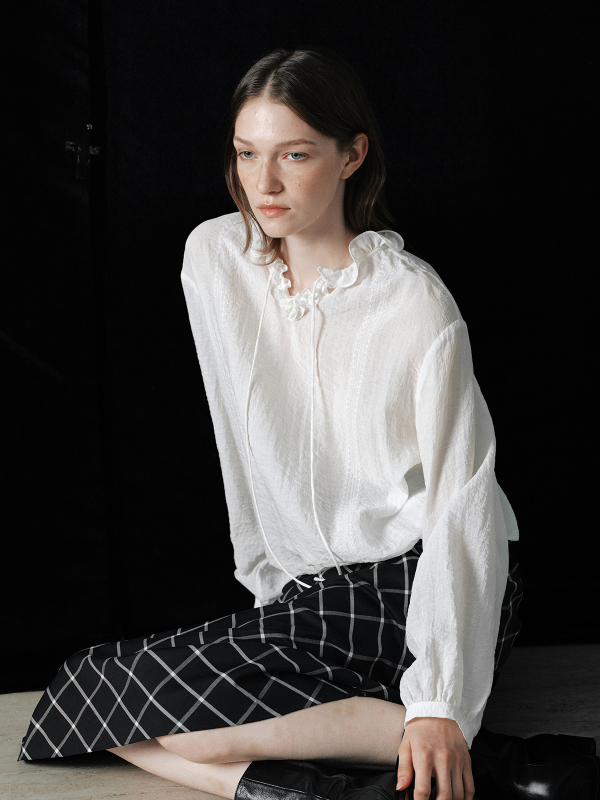 Košeľa vo francúzskom štýle s voľným strihom a viazaním v páse, dlhé rukávy, polyester, golier s dreveným prvkom, každodenný štýl