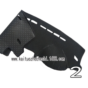 Slnečná podložka na palubnú dosku auta — polyester s protišmykovým flanelom, prispôsobiteľná, špeciálny štýl auta, vhodné pre všetky ročné obdobia, bez loga