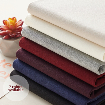 Tričko s Lyocell (Tencel) a akrylom, jednotná farba, dlhé rukávy, úzky strih.