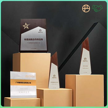 Chladiaci deodorant s aktívnym uhlím na odstránenie zápachov a udržiavanie čerstvosti, vôňa bambusového uhlia s čajom, 150 g