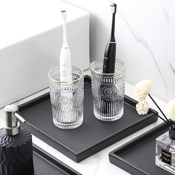 Porcelánový podnos do kúpeľne na kozmetiku a uteráky – nepravidelný tvar, moderný minimalistický štýl, vhodný do mikrovlnky