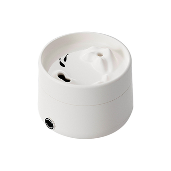 Dispenser na vodu pre domáce zvieratá s konštantnou teplotou, filtráciou toku a tichou automatickou cirkuláciou; vhodné pre mačky a psy; hmotnosť 645 g; bez podpory aplikácie; nie je odnímateľný