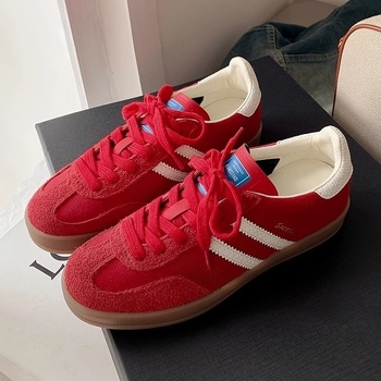 Dámske športové tenisky, vrchný materiál: super vlákno, EVA vložka, podrážka z gumy, šnúrkové zapínanie vpredu