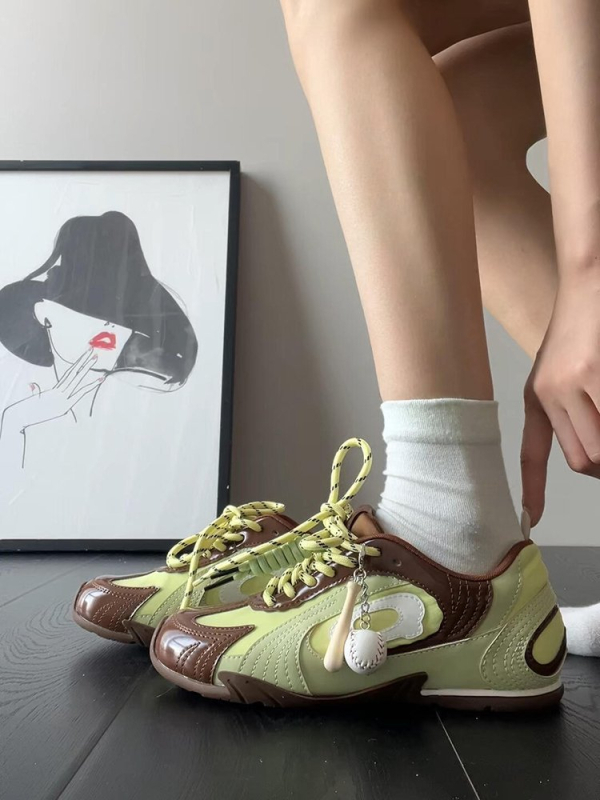 Nemecké tréningové topánky - Vrchný materiál: hovädzia koža + textil; Päta: guma; Vnútorná stielka: EVA; Tvar špičky: okrúhla