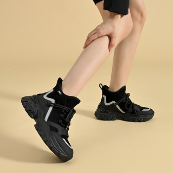 Dámske športové tenisky s vysokým vrškom, okrúhla špička, stredná päta 3–5 cm, vrchnok z ovčieho velúru + mikrovlákno, podšívka krátky plyš