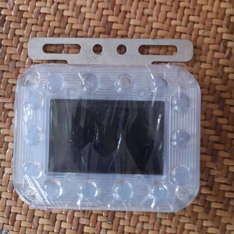 LED zadné svetlo nákladného auta so solárnym blikaním, anti-tailgating, silné magnetické uchytenie, 12-24V