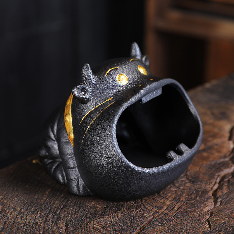 Keramický popolník s mačkou z karikatúry – vetru odolný, s tlačou loga, na dekoráciu a skladovanie, zbierka