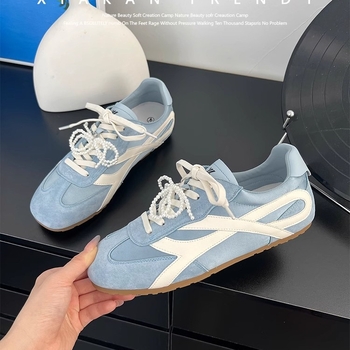 Ženské tréningové tenisky s priedušnou sieťovinou vo vnútri, horný materiál zo super vlákna, EVA vložka, gumová podrážka, výška päty 3–5 cm