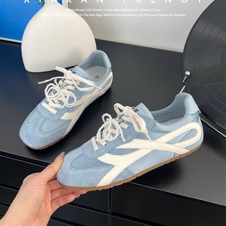 Ženské tréningové tenisky s priedušnou sieťovinou vo vnútri, horný materiál zo super vlákna, EVA vložka, gumová podrážka, výška päty 3–5 cm