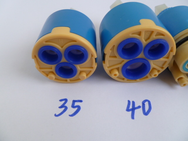 Keramické jadro ventilu pre miešací ventil horúcej/studennej vody; keramická + plastová konštrukcia; všeobecné osvedčenie; vhodné pre kuchynský drez a sprchu