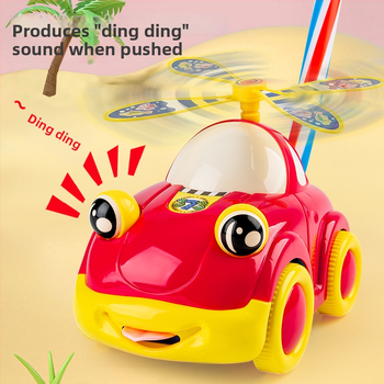 Ťahané detské autíčko s dvojitým ramenom, zvonček a pohyblivé oči; plastová konštrukcia; balené v sáčku; pre vek 4–6 rokov.
