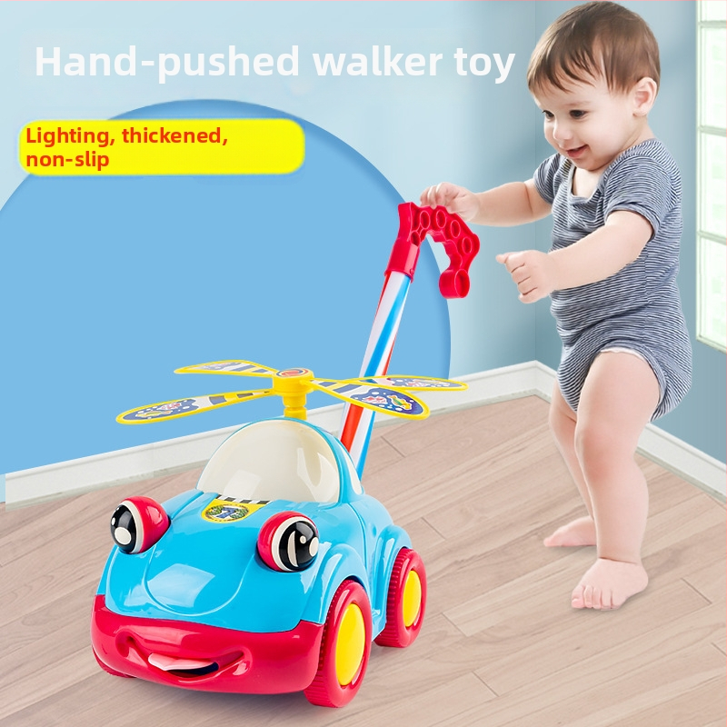 Ťahané detské autíčko s dvojitým ramenom, zvonček a pohyblivé oči; plastová konštrukcia; balené v sáčku; pre vek 4–6 rokov.