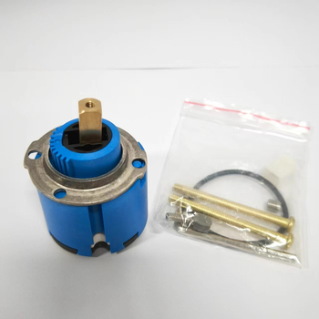 Keramički jezgreni ventil za tuš bateriju – moderni minimalistički dizajn