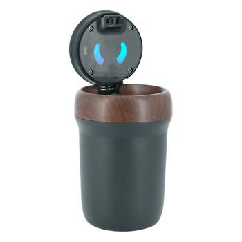 Auto popolník s oblúkovým zapalovačom a svetlom, model N17D, plast, 320 g, značka Car flash