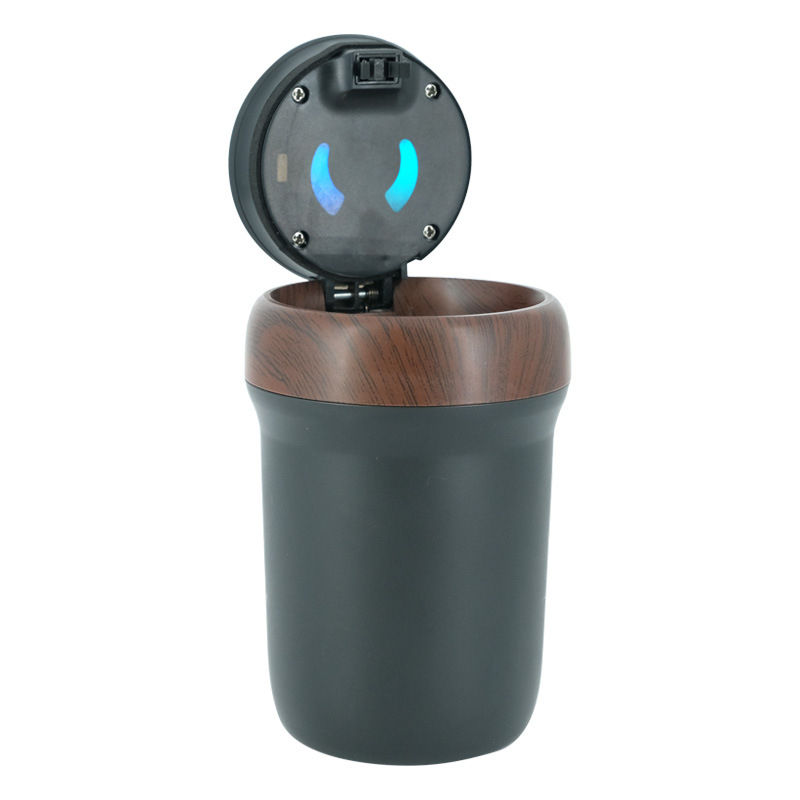 Auto popolník s oblúkovým zapalovačom a svetlom, model N17D, plast, 320 g, značka Car flash