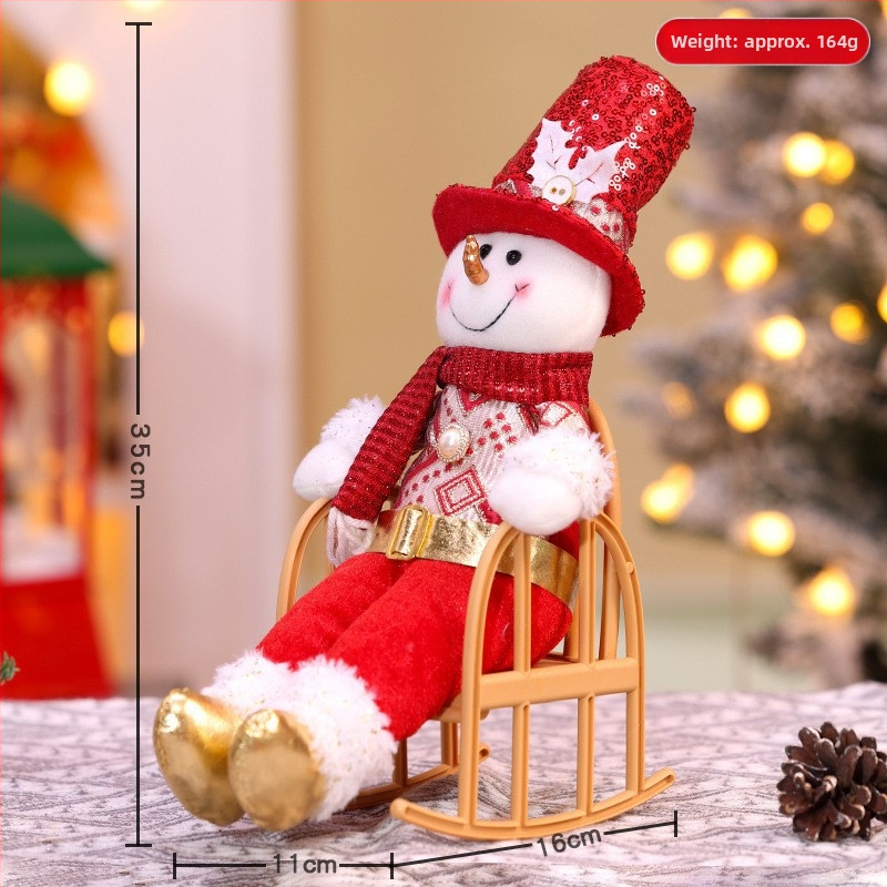 Vianočná retro bábika z textilu, sediaca figúrka, štýl kreslený, vianočná dekorácia