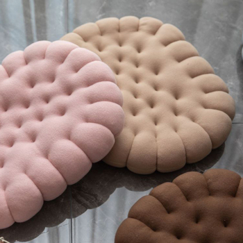 Jaapani stiilis ovaalne põrandapadi – plüüsmaterjal, PP puuvillatäidis, küpsisekujuline, kontoriks ja koduks