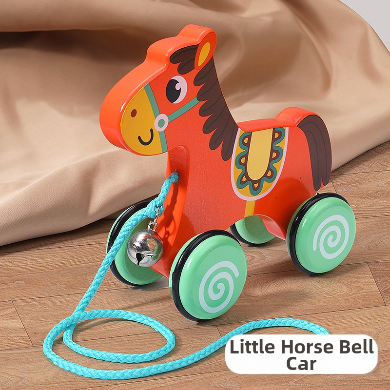 Drevená ťahacia chodítko hračka pre deti 4–6 rokov s motívom kresleného zvieraťa; materiál: drevo; značka: Big hand in small hand; rozvíja koordináciu ruka-oko