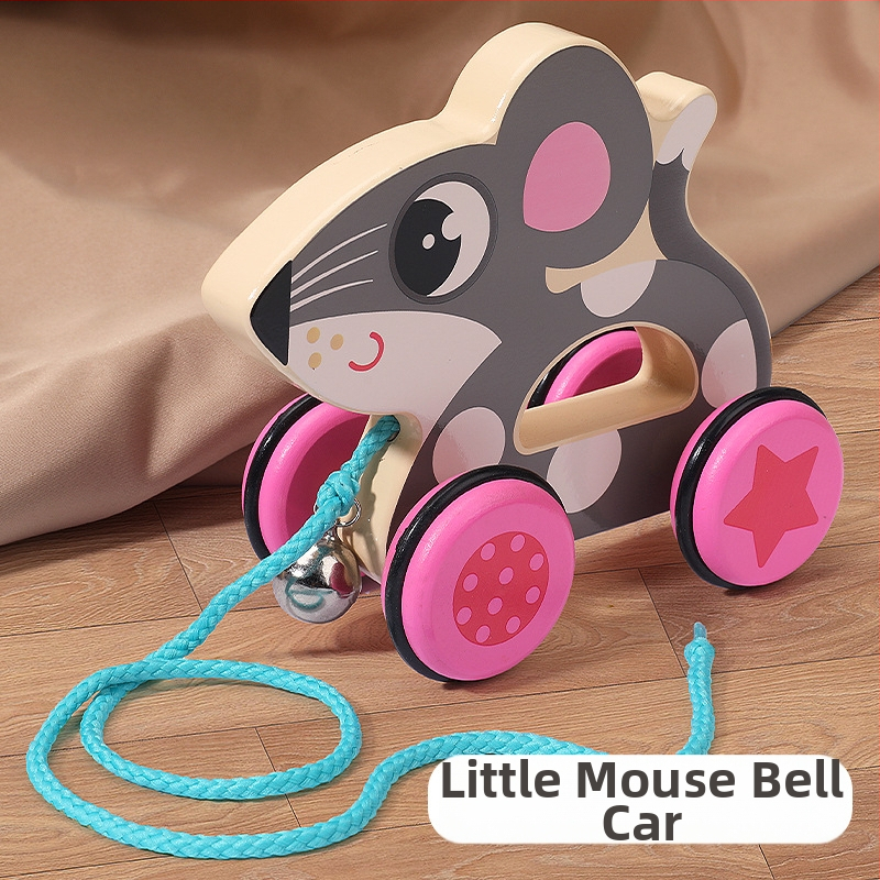 Drevená ťahacia chodítko hračka pre deti 4–6 rokov s motívom kresleného zvieraťa; materiál: drevo; značka: Big hand in small hand; rozvíja koordináciu ruka-oko