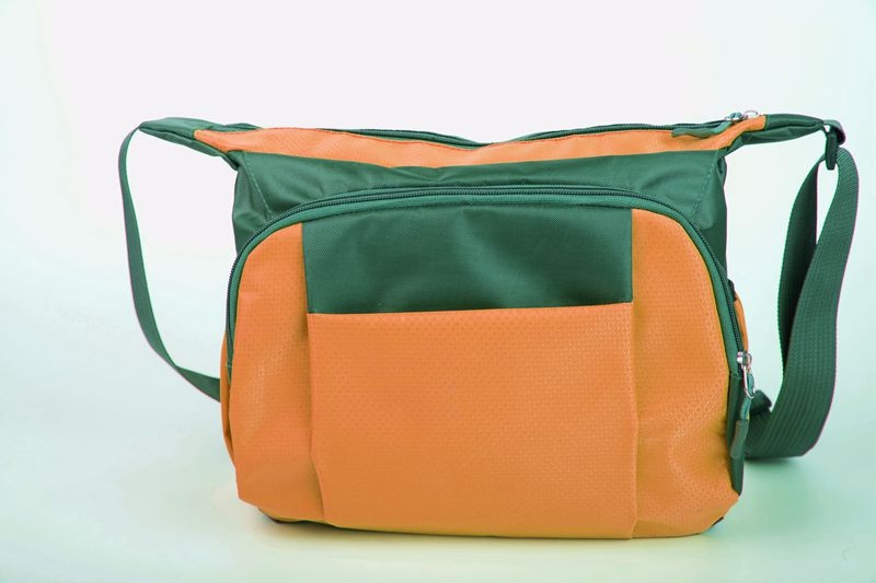 Cestovná taška cez rameno, Oxford látka, kapacita 20–35 L, nepremokavá a odolná voči opotrebeniu, logo na mieru