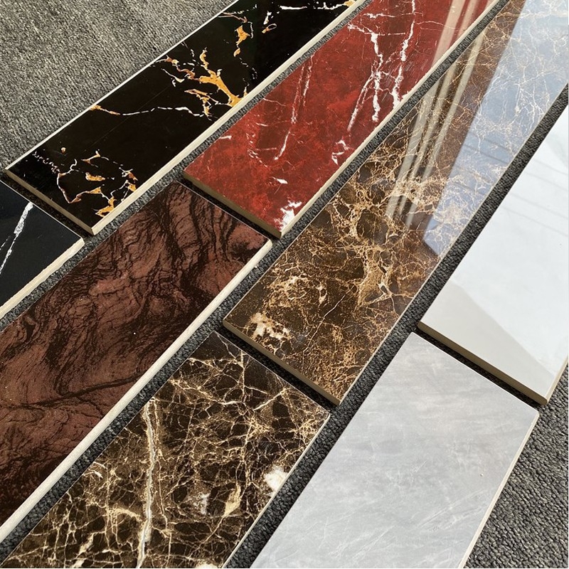 Glazúrozott csempe imitált márvány textúrával, nagy sűrűség, alacsony vízfelvétel (<0,5%), erős hő- és ütésállóság, magas nyomószilárdság.