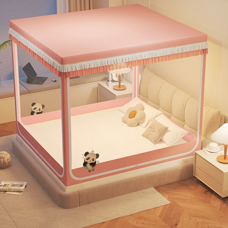 Záves na posteli so tri dverami, štýl zipsového stanu, moderný minimalistický dizajn; materiál polyester; rám z maľovaného železa; montáž je potrebná