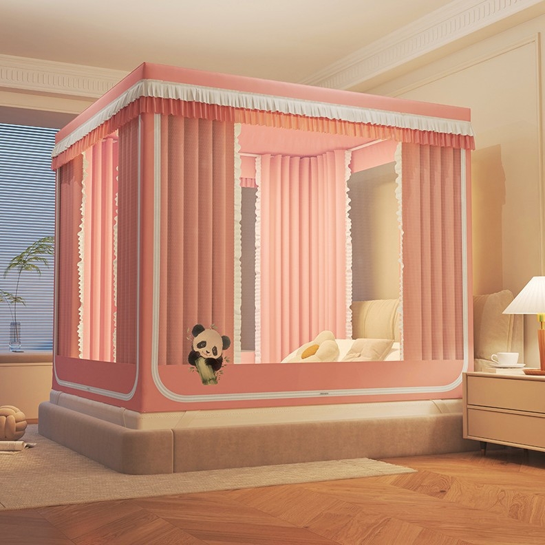 Záves na posteli so tri dverami, štýl zipsového stanu, moderný minimalistický dizajn; materiál polyester; rám z maľovaného železa; montáž je potrebná